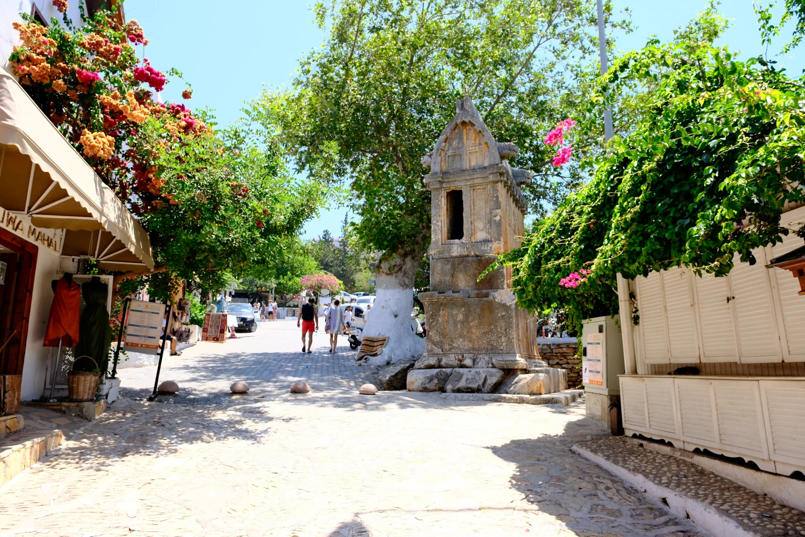 Kaş mezar